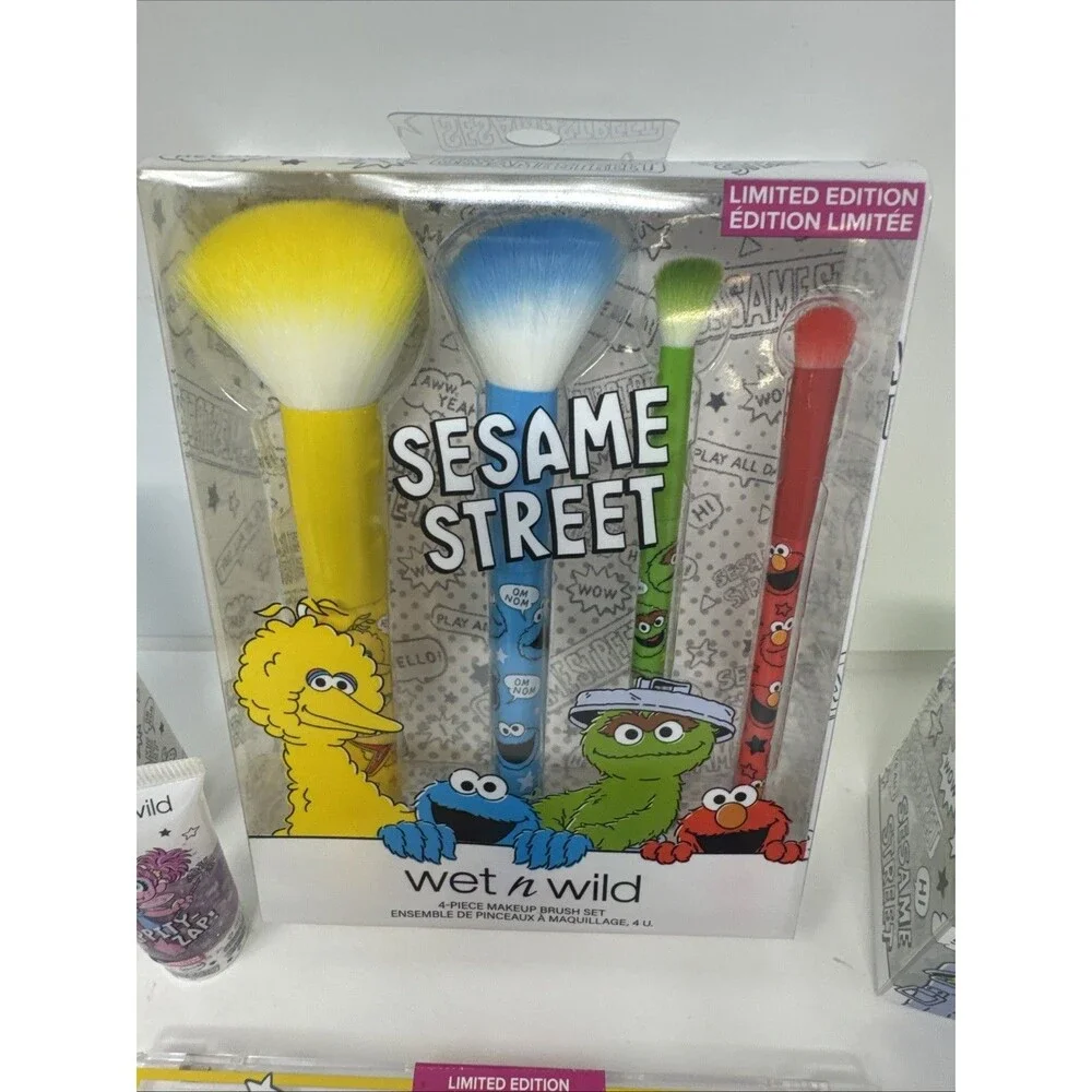 Sesame Street Wet N Wild Makeup Set Bundle LOT OF 8 - Brush, Sponge & Case LOOK